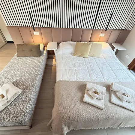 فندق مبيت وإفطار La N4-elegant Near Lido 3*