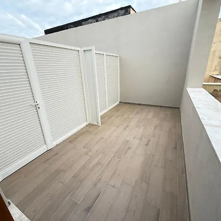 فندق مبيت وإفطار La N4-elegant Near Lido