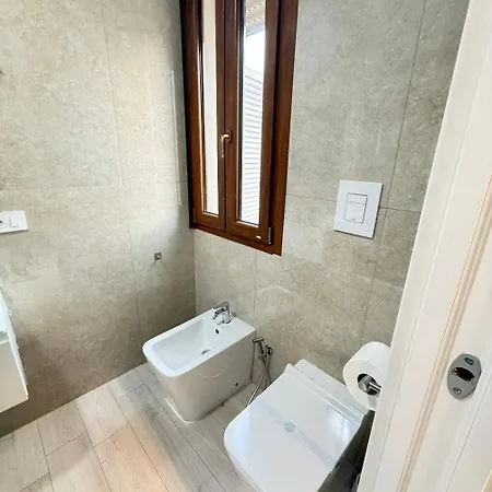 فندق مبيت وإفطار La N4-elegant Near Lido