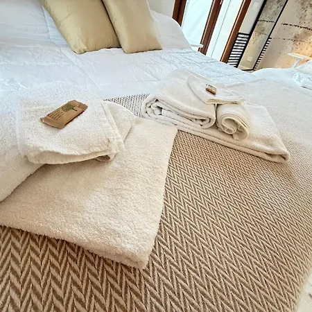 فندق مبيت وإفطار La N4-elegant Near Lido 3*